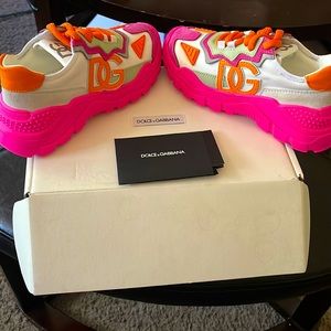 Dolce & gabbana little girl sneakers. Brand new.